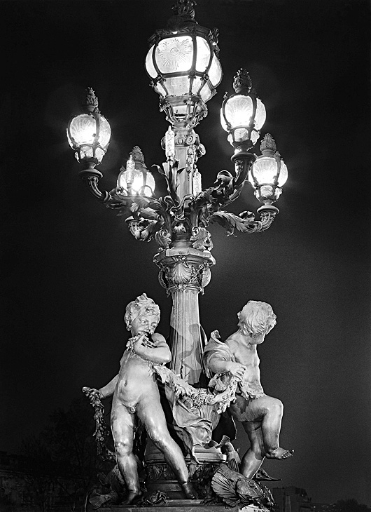 Detail of light on Pont Alexandre III bridge