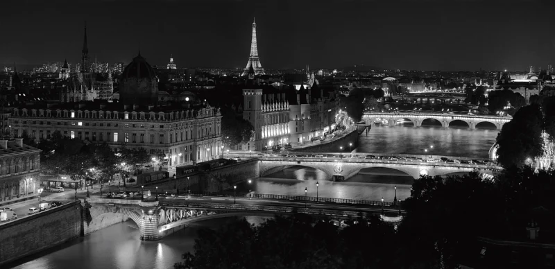 View of the Paris at night